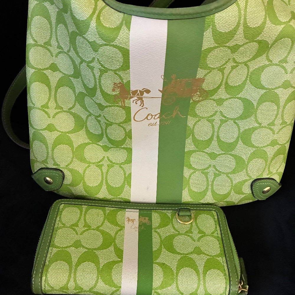 Green Coach Purse with matching wallet .